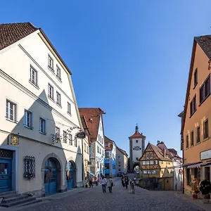 Gaestehaus Ploenlein - Goldener Hirsch Rothenburg Hotel